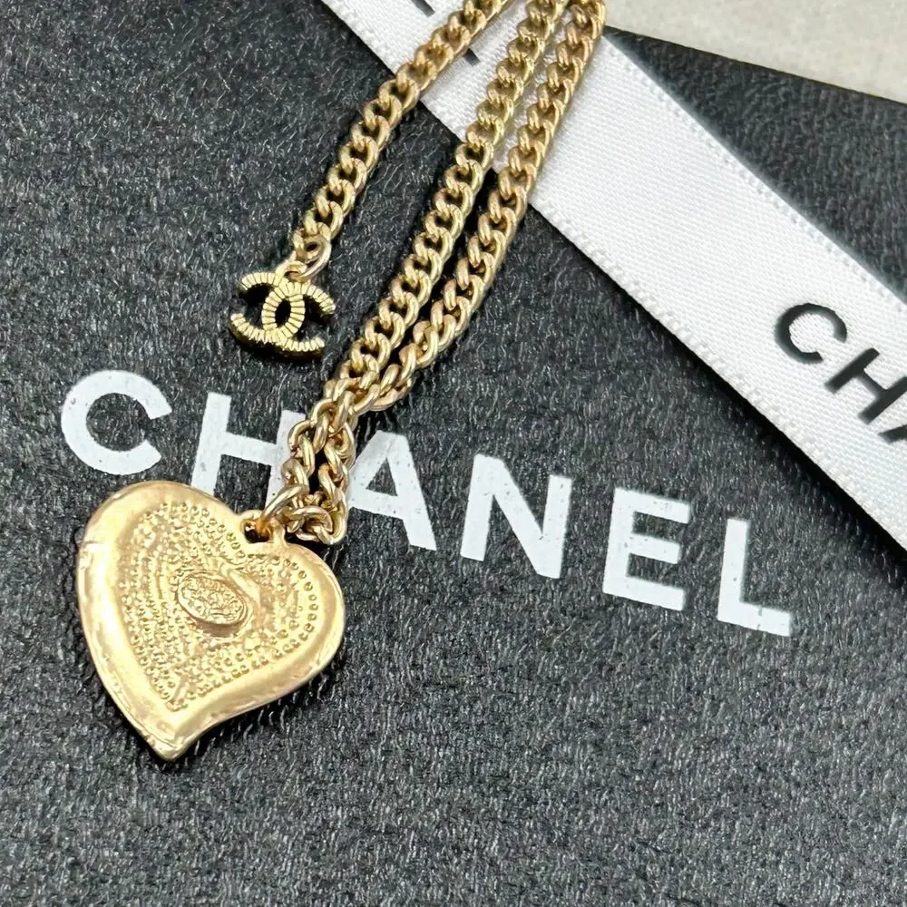 Genuine 18k Gold Plated Chanel Black Enamel Heart CC Logo Luxury Holiday Gift - Picture 4 of 8